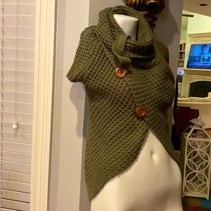 Honeylee cowl neck sweater olive green. Super cute